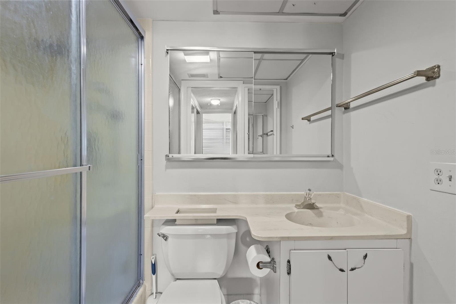 Image 16 of 26 For 1009 Pearce Drive 206