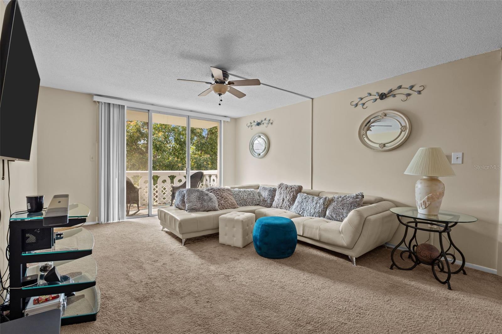 Image 4 of 26 For 1009 Pearce Drive 206