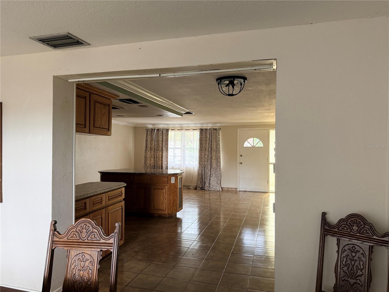 Image 4 of 15 For 10836 Leeds Road