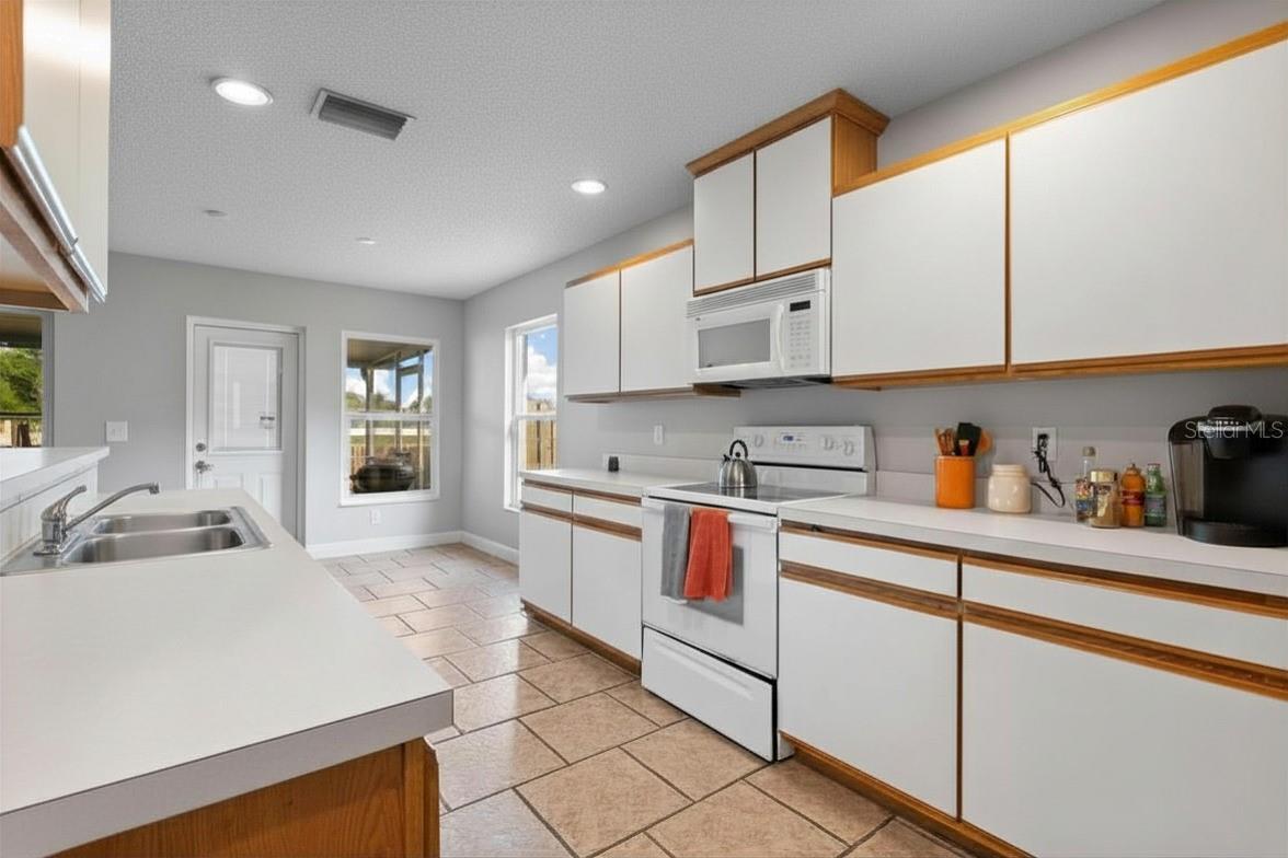 Image 9 of 21 For 4234 Donnington Drive