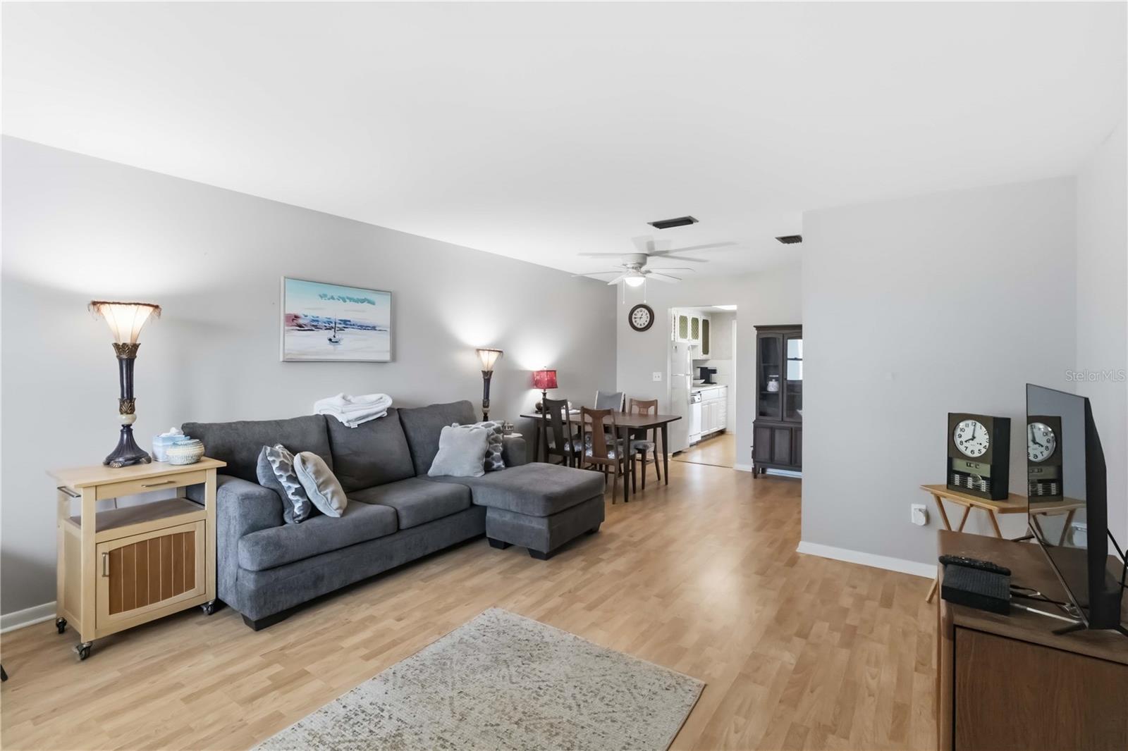 Image 3 of 20 For 6000 20th Street N 144