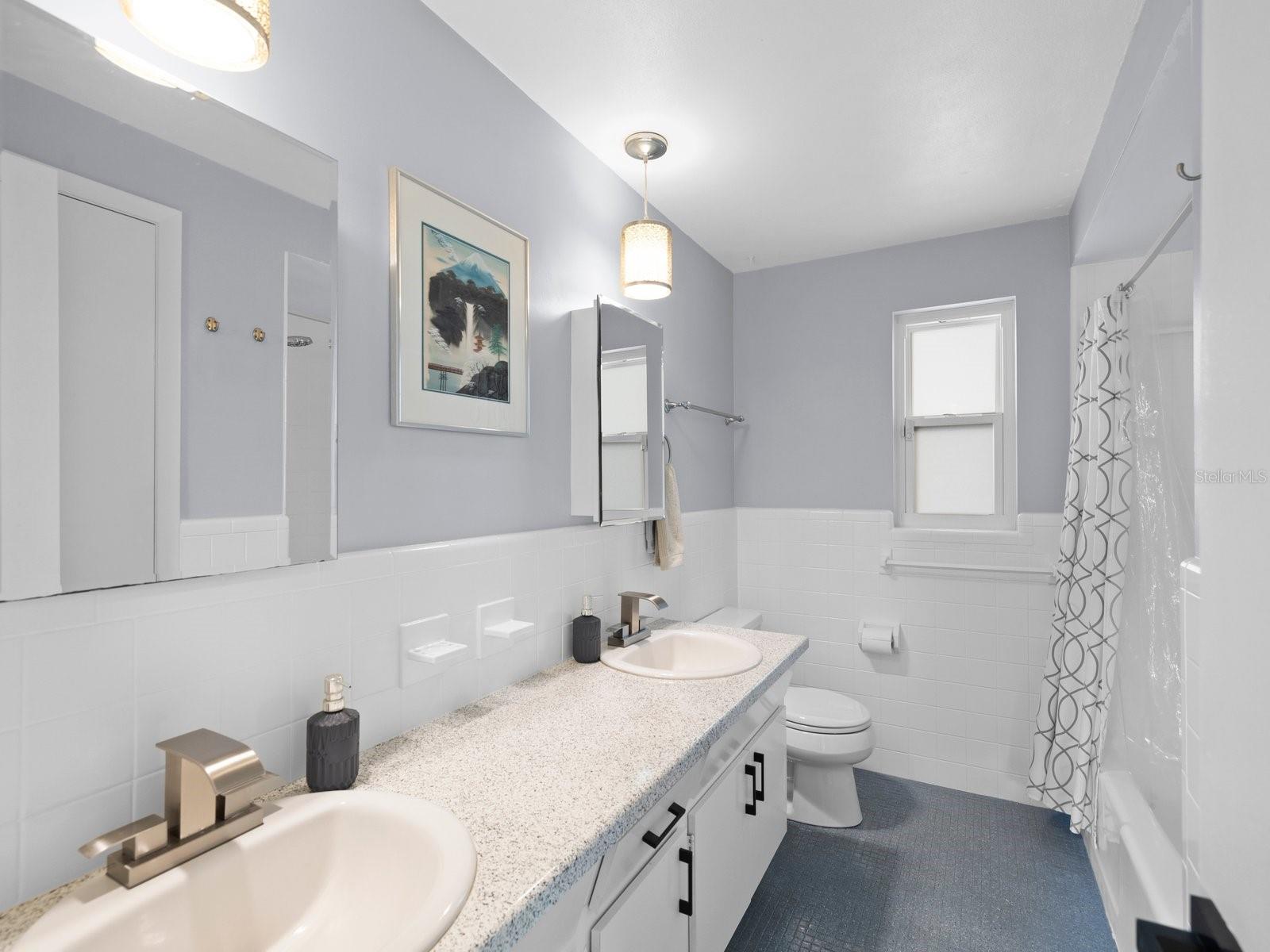 Image 14 of 25 For 2086 Lakewood Drive