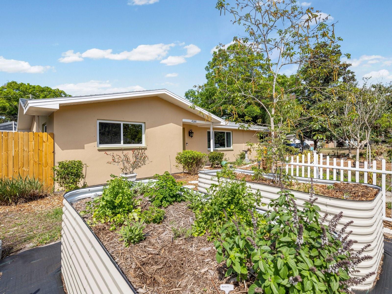 Image 21 of 25 For 2086 Lakewood Drive