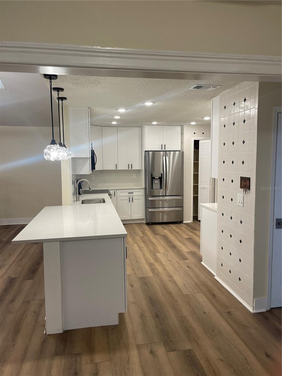 Image 10 of 27 For 10813 Venice Circle