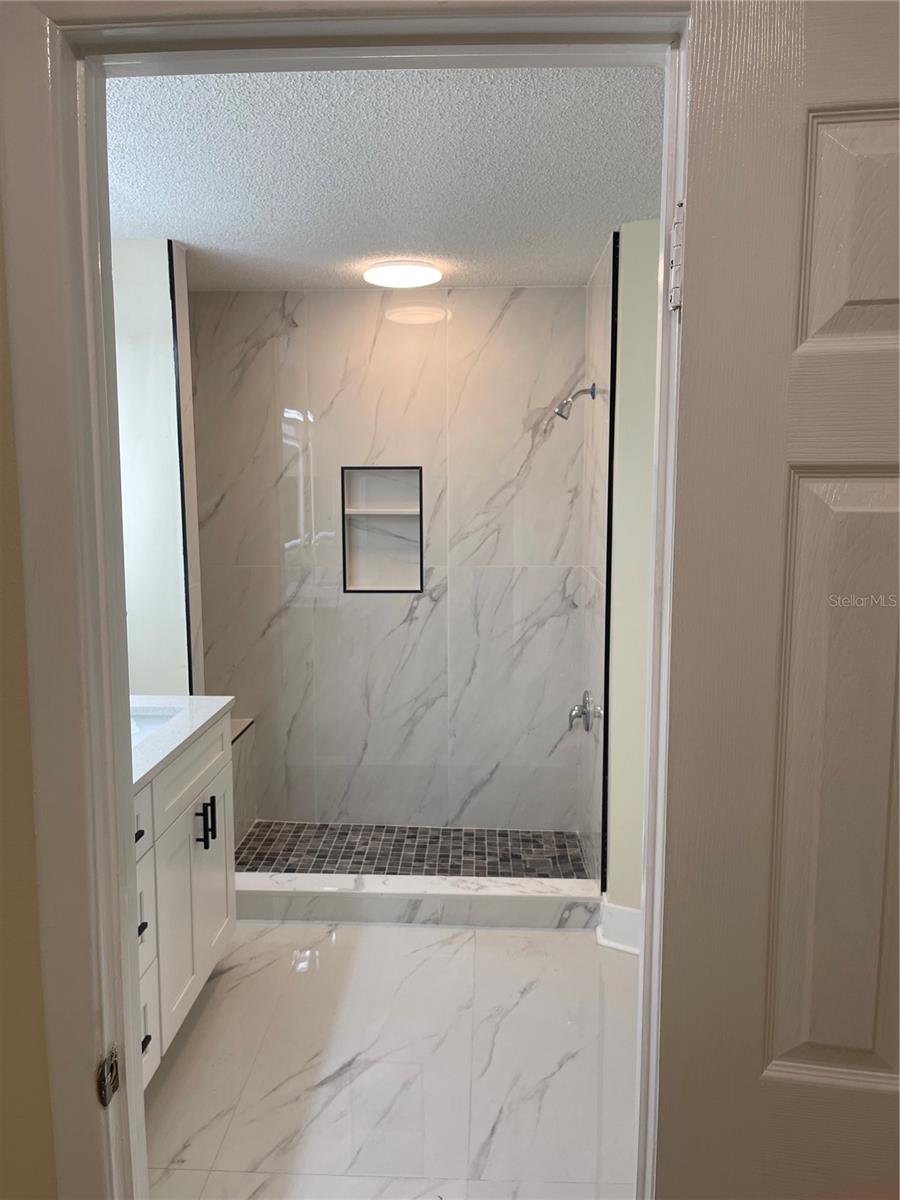 Image 15 of 27 For 10813 Venice Circle