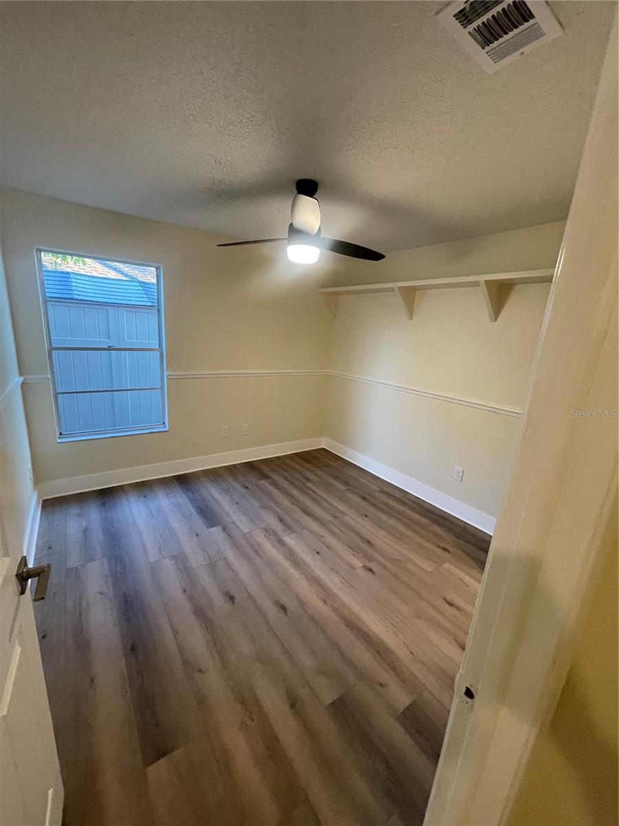 Image 21 of 27 For 10813 Venice Circle