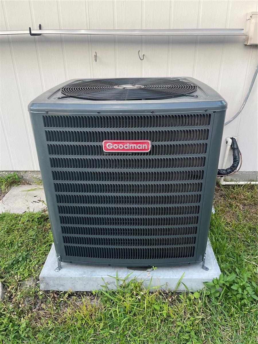 Image 26 of 27 For 10813 Venice Circle