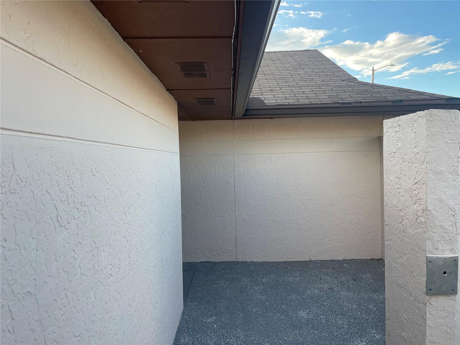 Image 4 of 27 For 10813 Venice Circle