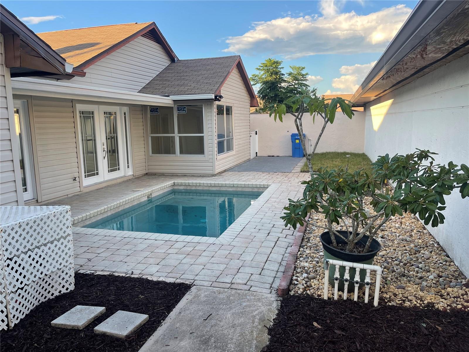 Image 7 of 27 For 10813 Venice Circle