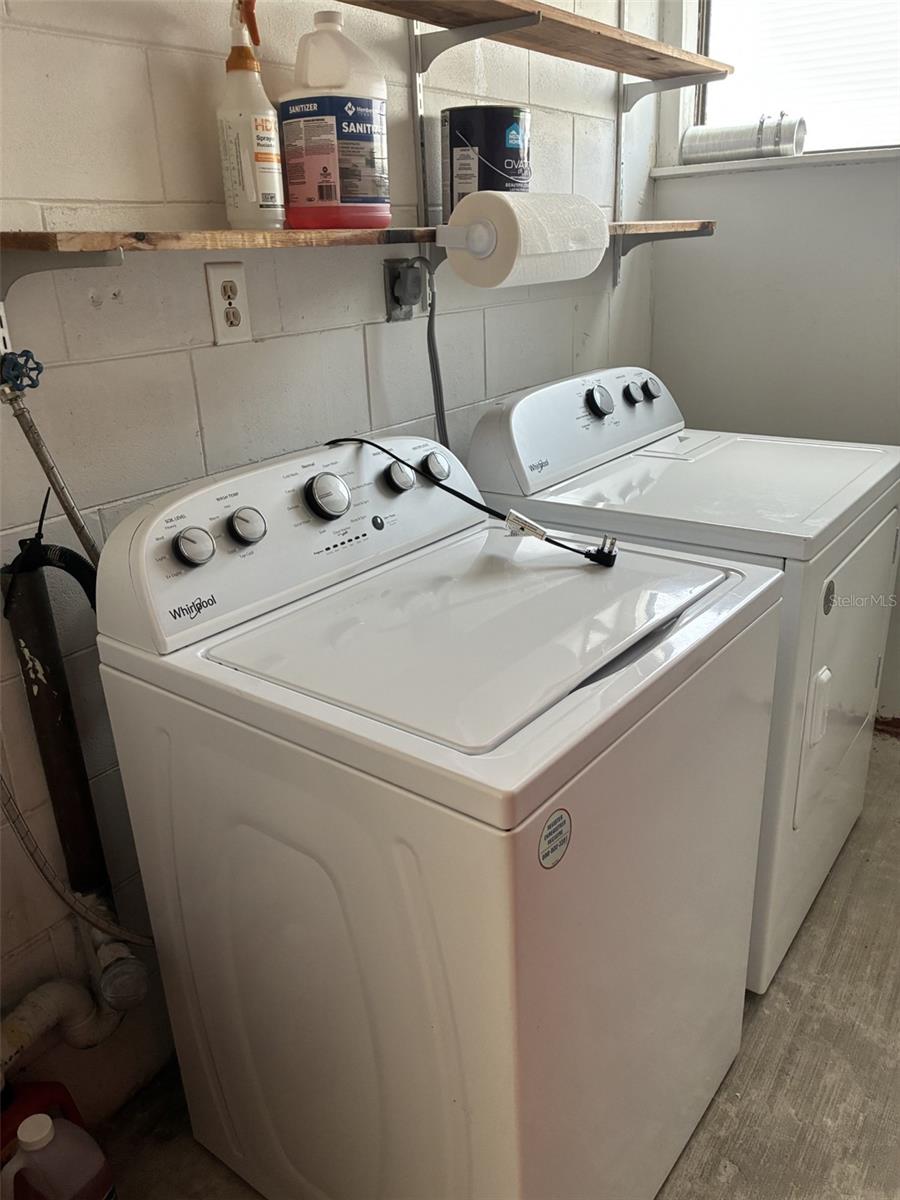 Image 2 of 42 For 13618 Greenfield  305