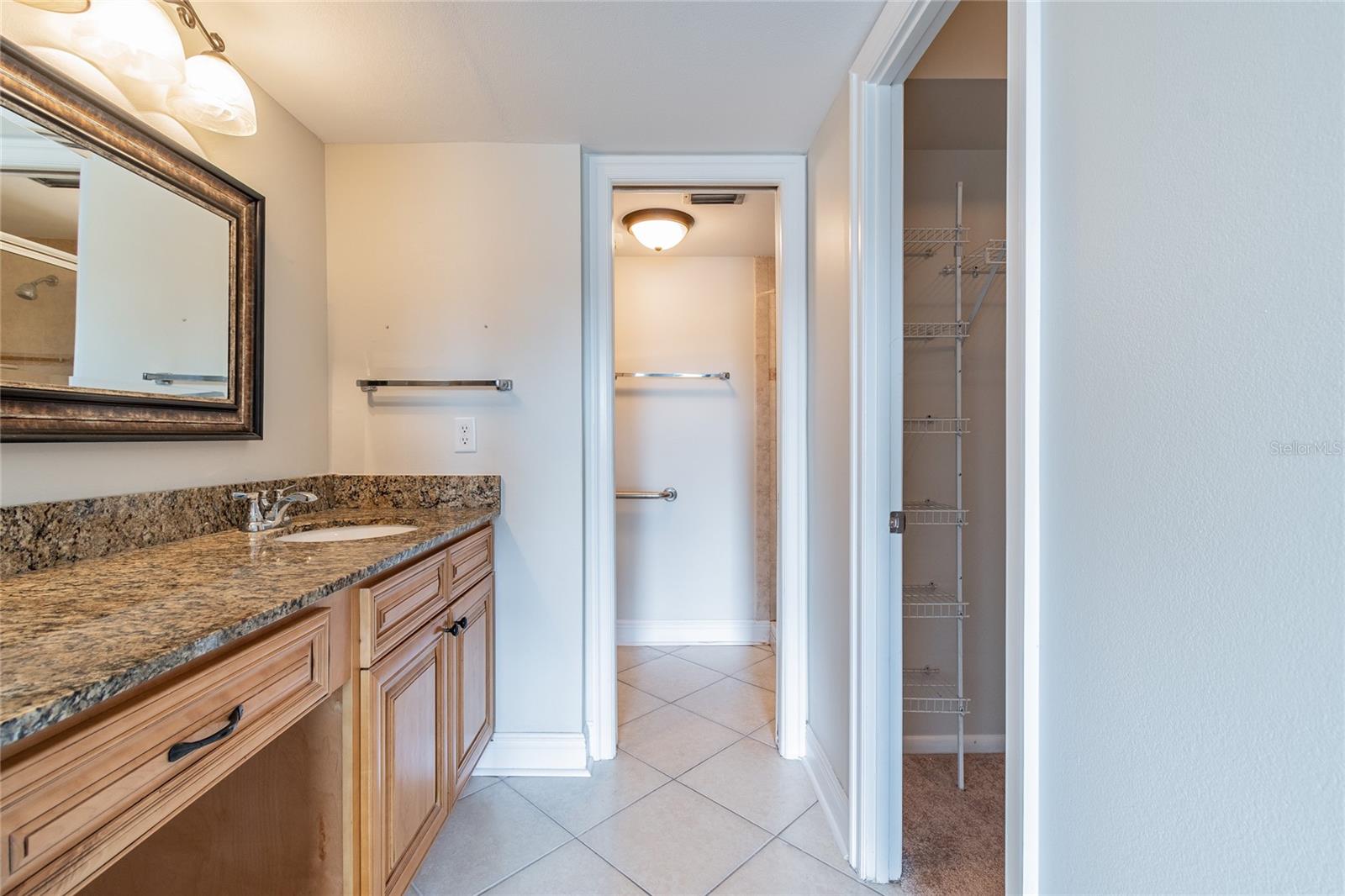 Image 21 of 42 For 13618 Greenfield  305