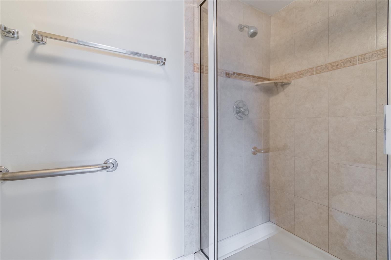 Image 23 of 42 For 13618 Greenfield  305