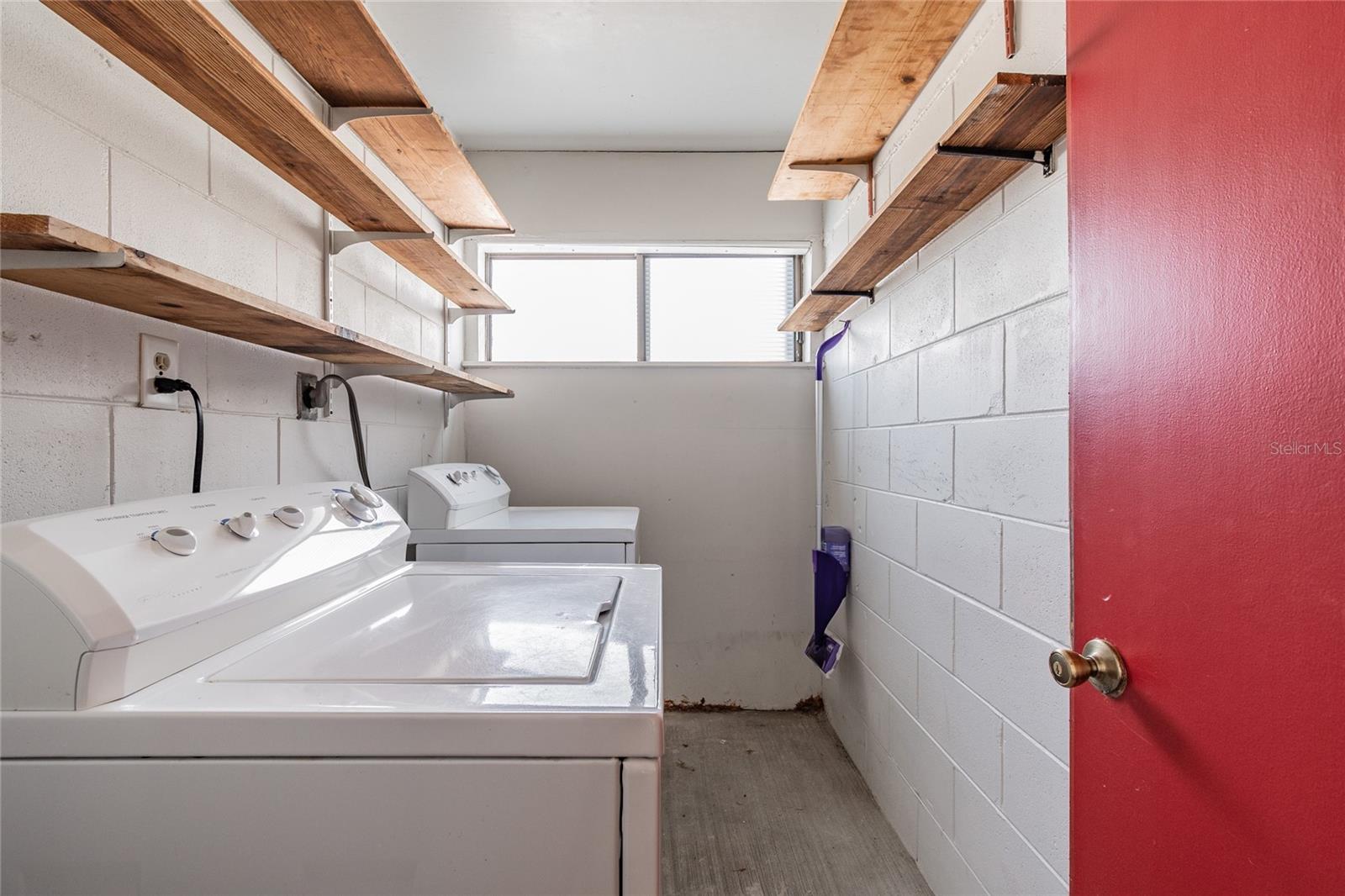 Image 30 of 42 For 13618 Greenfield  305