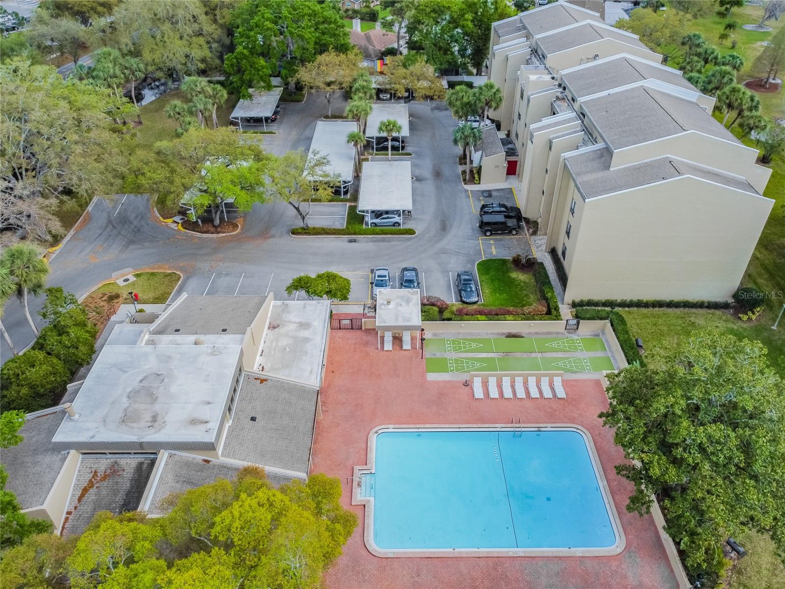 Image 33 of 42 For 13618 Greenfield  305