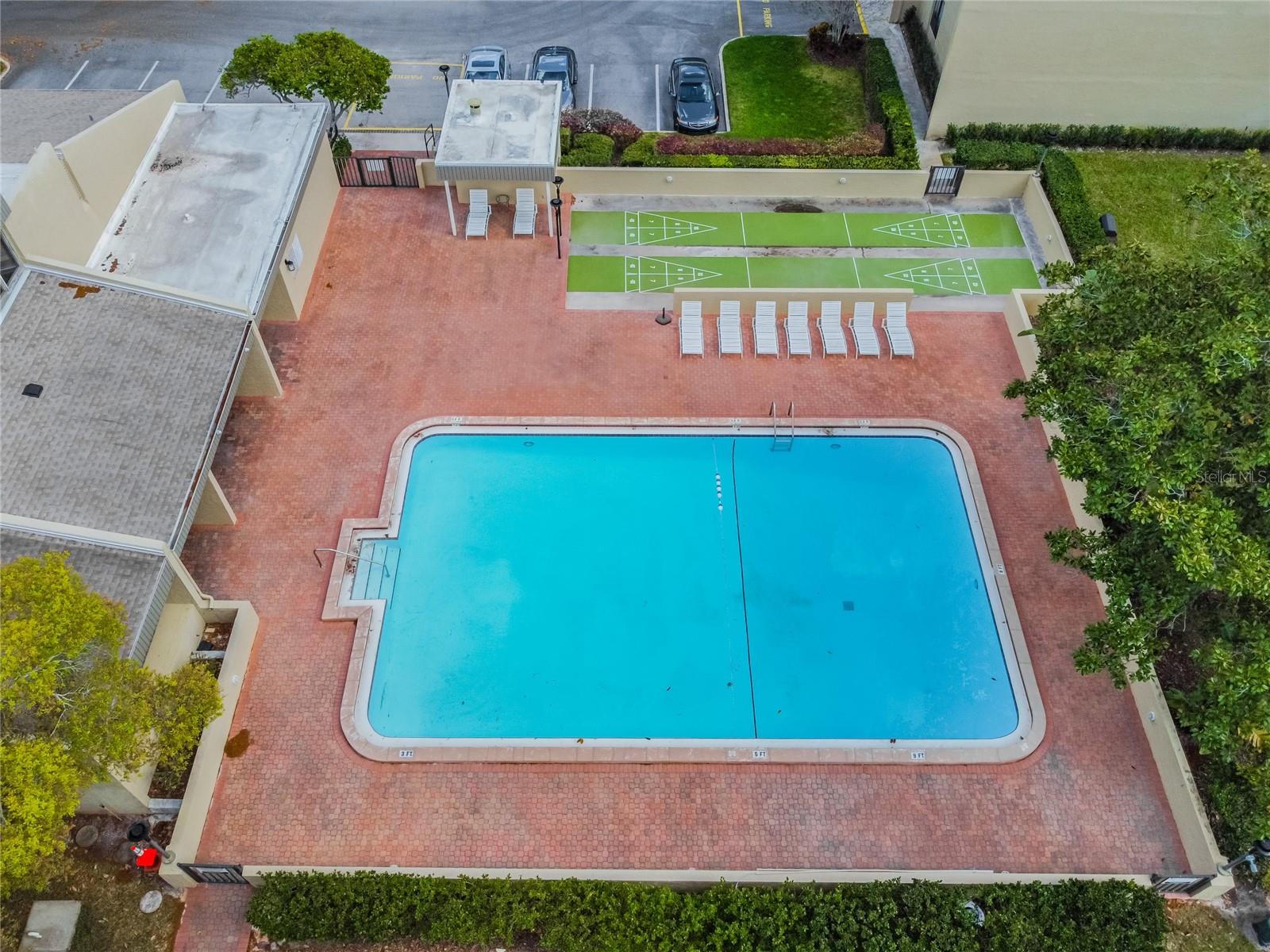 Image 4 of 42 For 13618 Greenfield  305