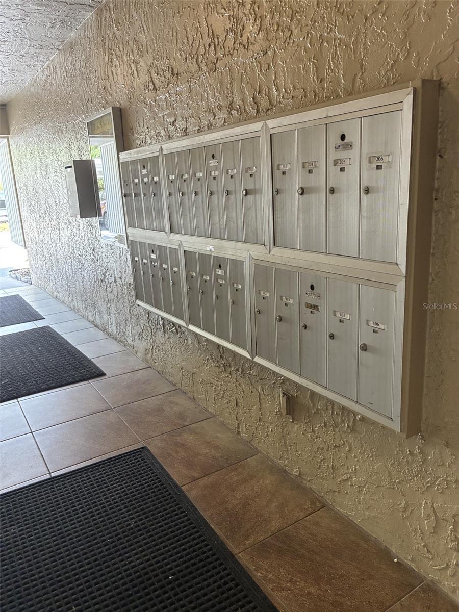 Image 42 of 42 For 13618 Greenfield  305