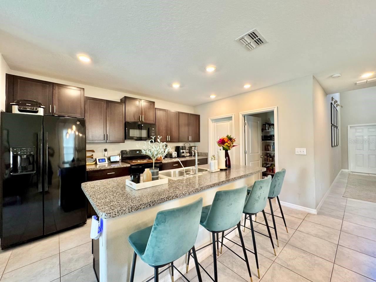 Listing photo id 8 for 7309 Canterbury Bells Court