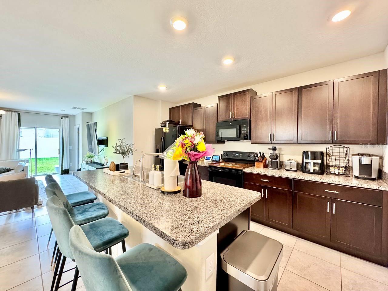 Listing photo id 10 for 7309 Canterbury Bells Court