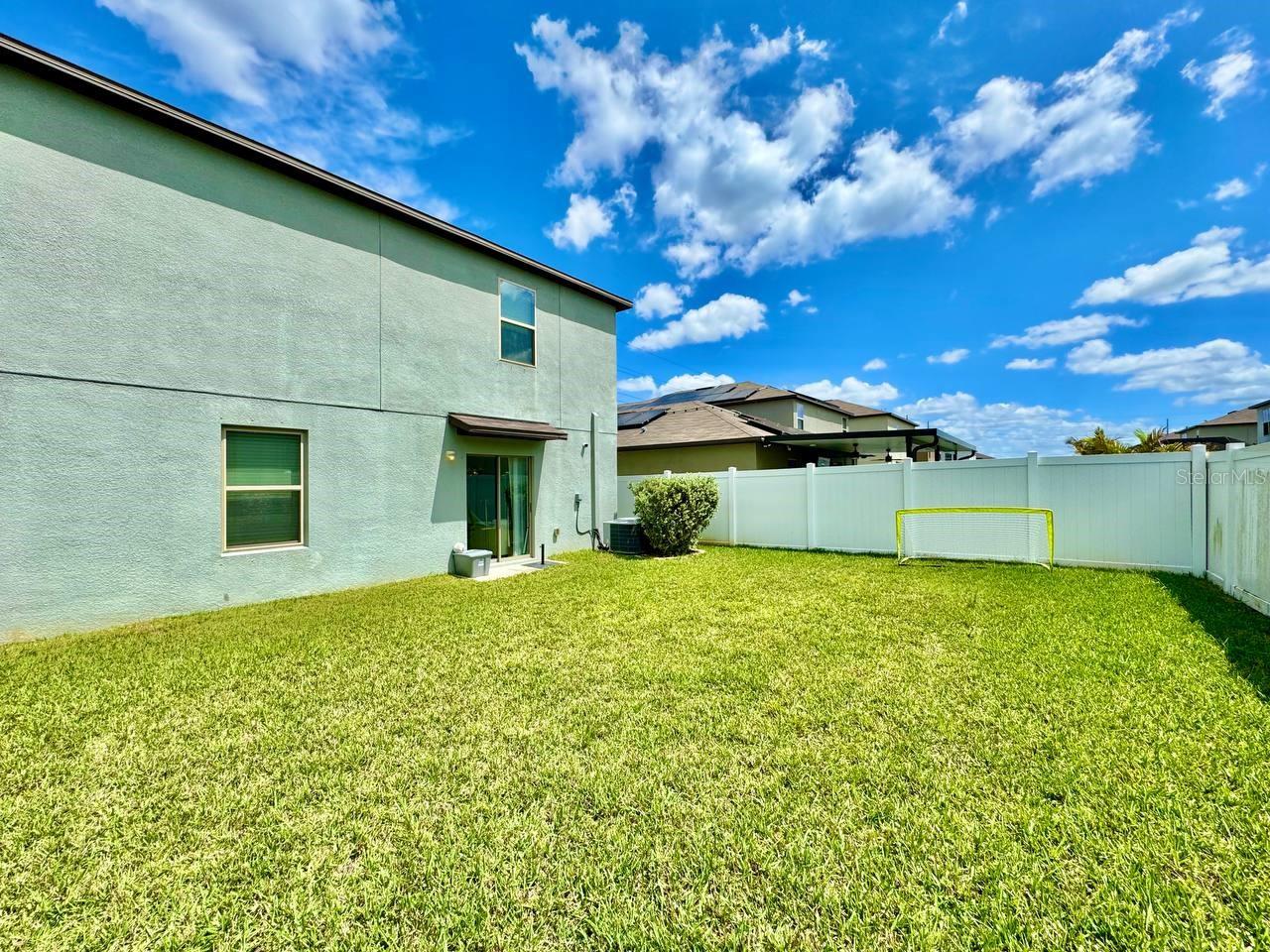 Listing photo id 43 for 7309 Canterbury Bells Court