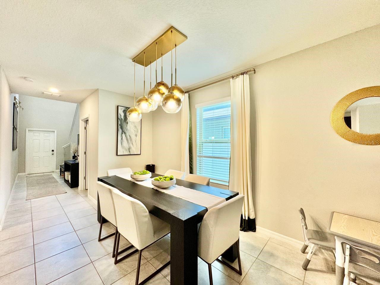 Listing photo id 7 for 7309 Canterbury Bells Court