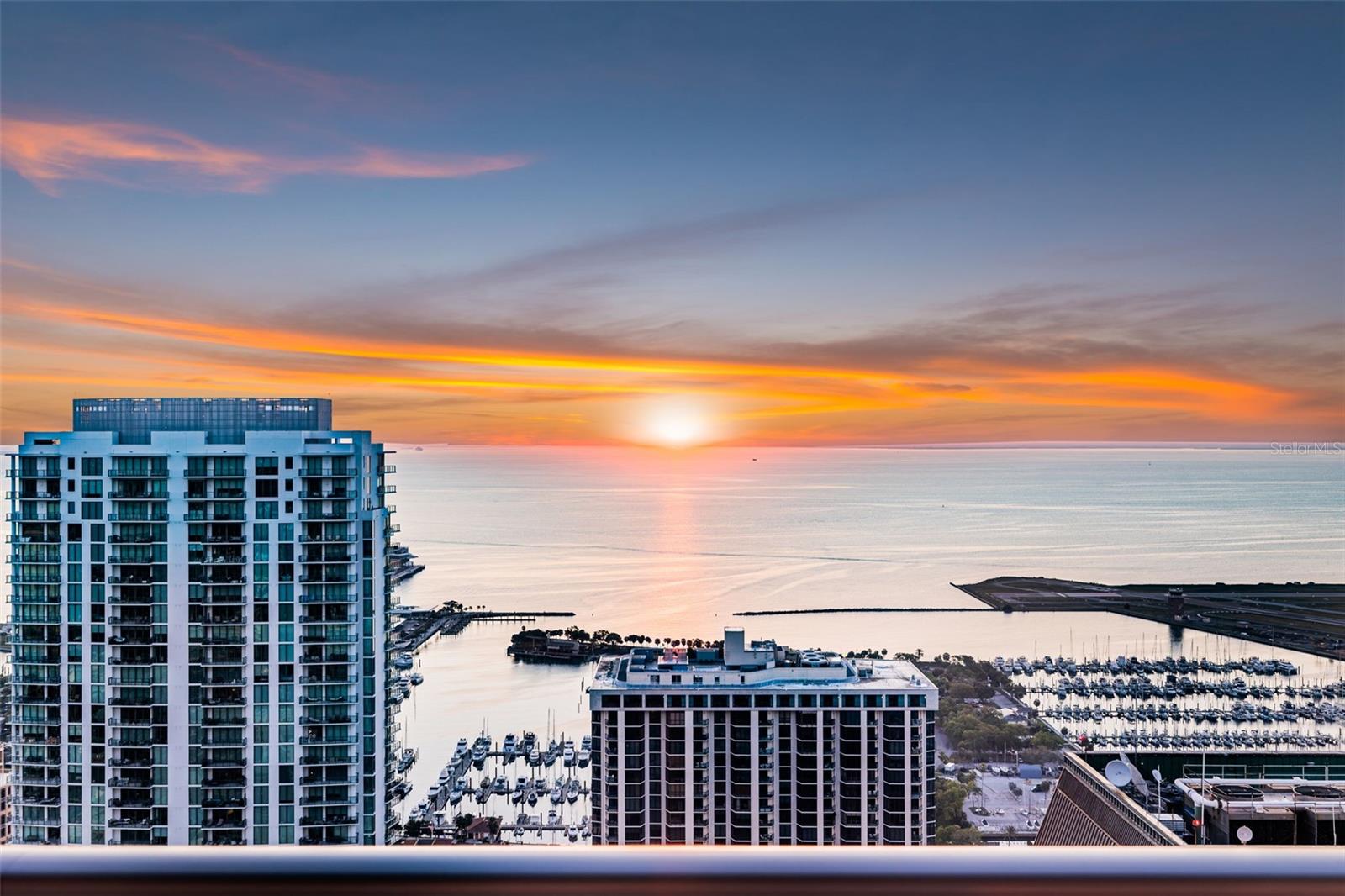 Image 16 of 70 For 275 1st Avenue S 4202