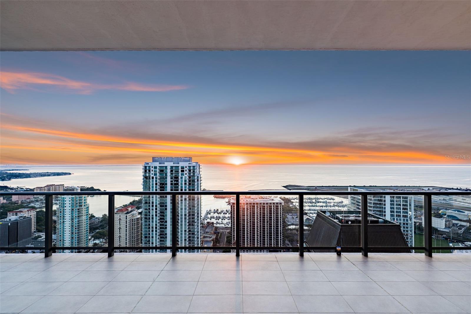 Image 19 of 70 For 275 1st Avenue S 4202