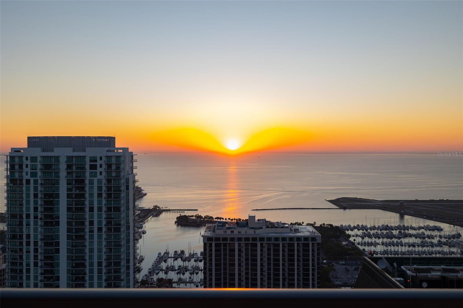 Image 21 of 70 For 275 1st Avenue S 4202