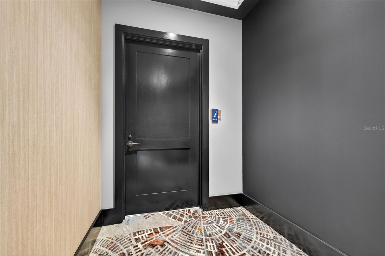 Image 22 of 70 For 275 1st Avenue S 4202