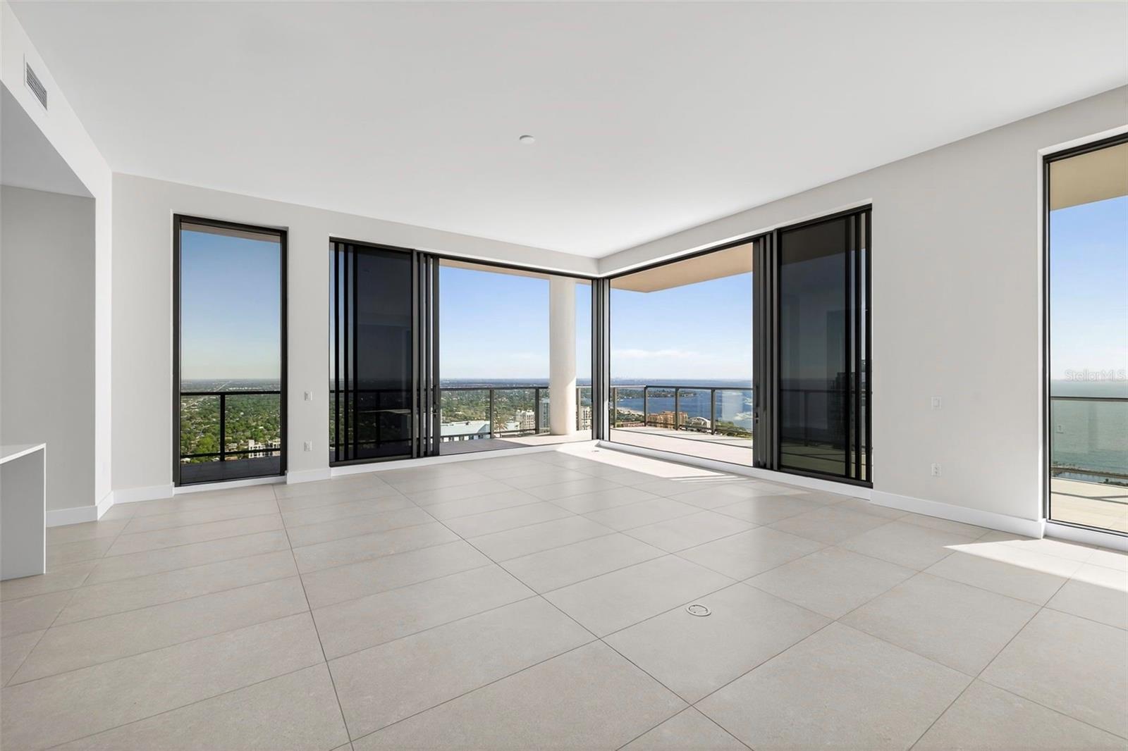 Image 26 of 70 For 275 1st Avenue S 4202