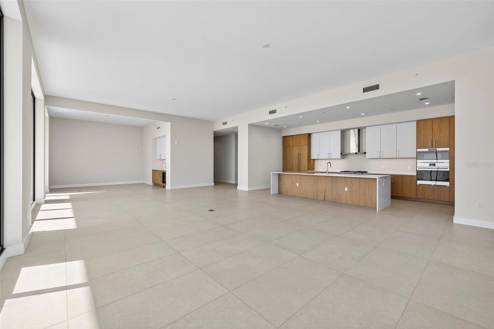 Image 27 of 70 For 275 1st Avenue S 4202