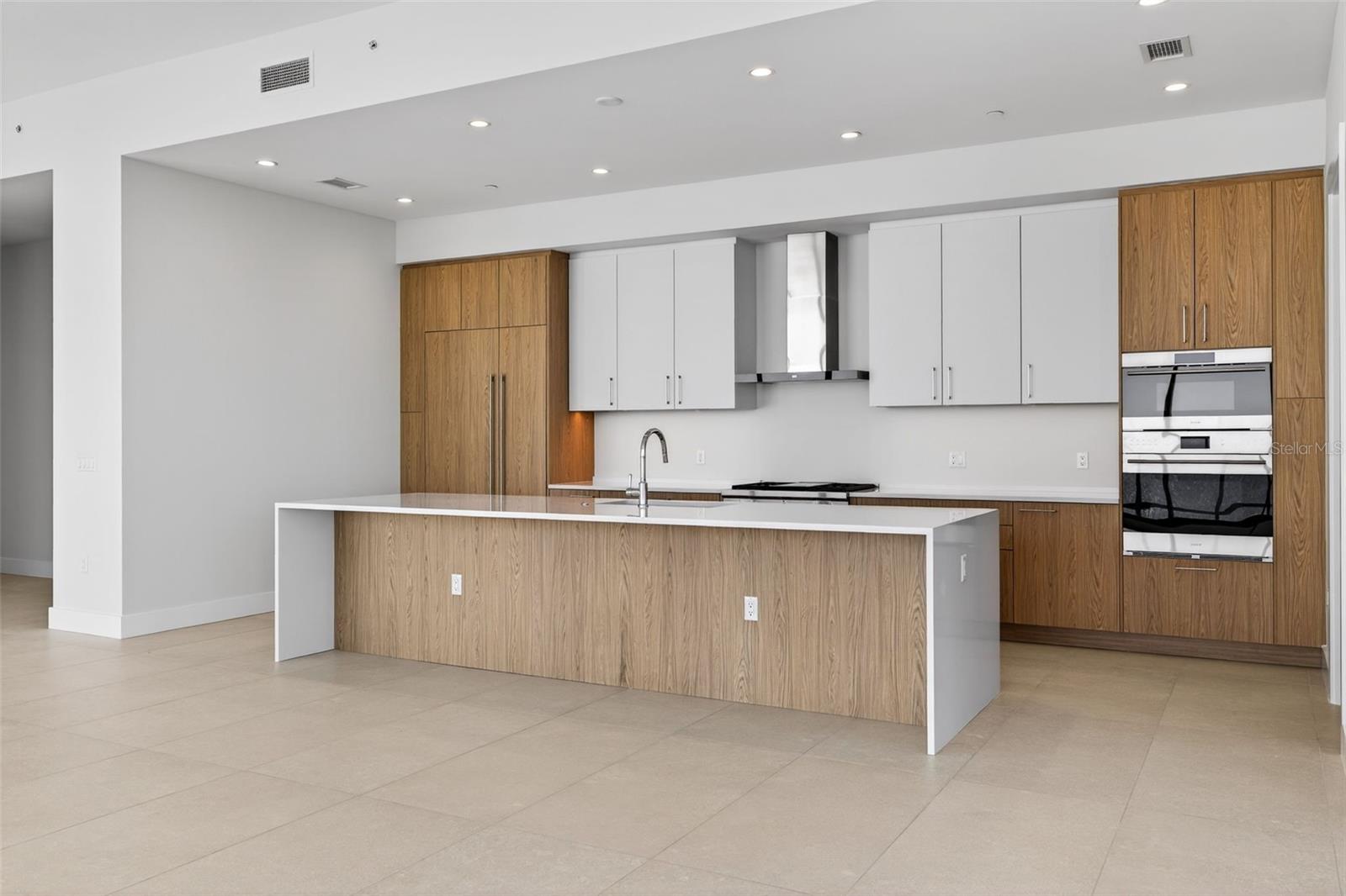 Image 28 of 70 For 275 1st Avenue S 4202