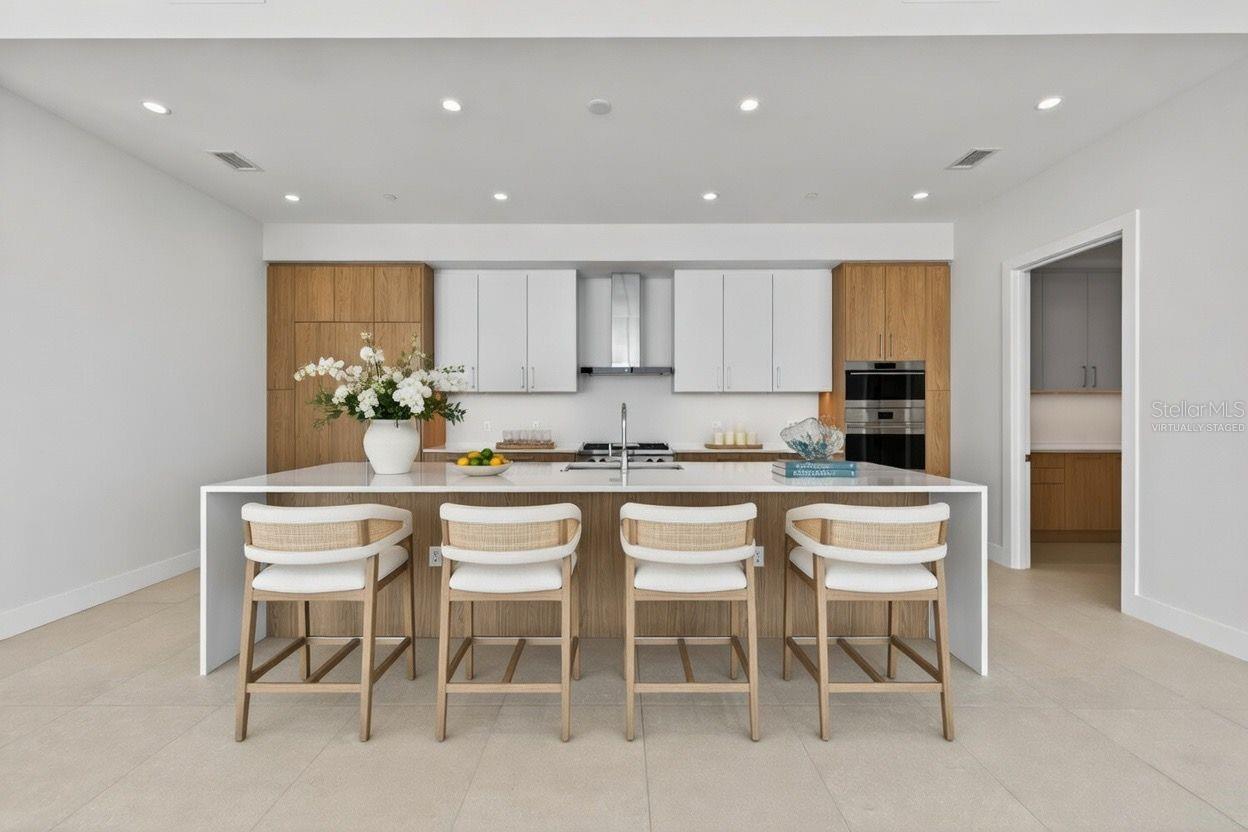 Image 3 of 70 For 275 1st Avenue S 4202