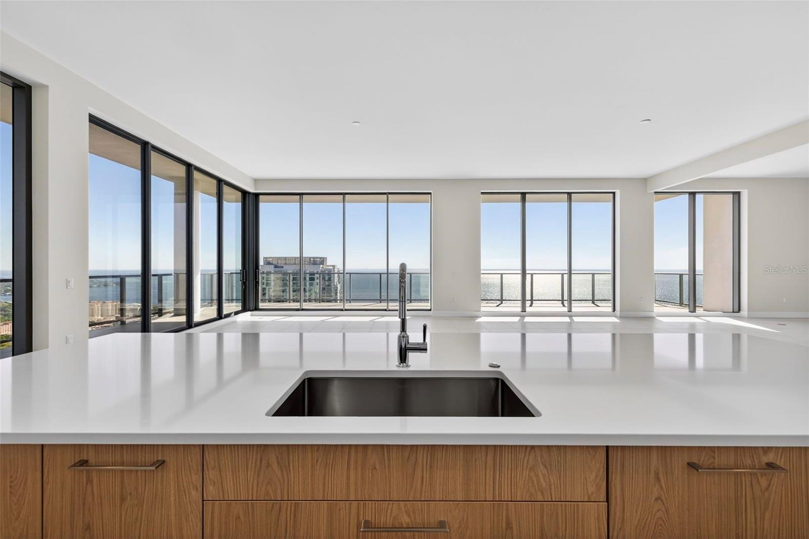 Image 4 of 70 For 275 1st Avenue S 4202