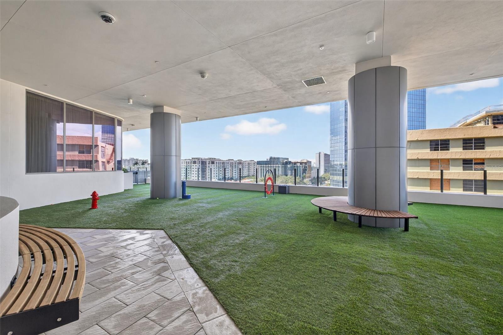 Image 58 of 70 For 275 1st Avenue S 4202