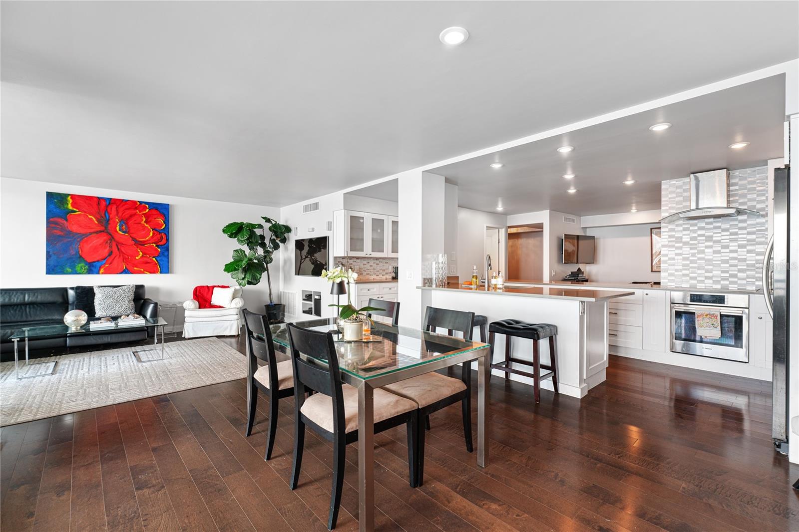 Image 11 of 41 For 5700 Mariner Street 304