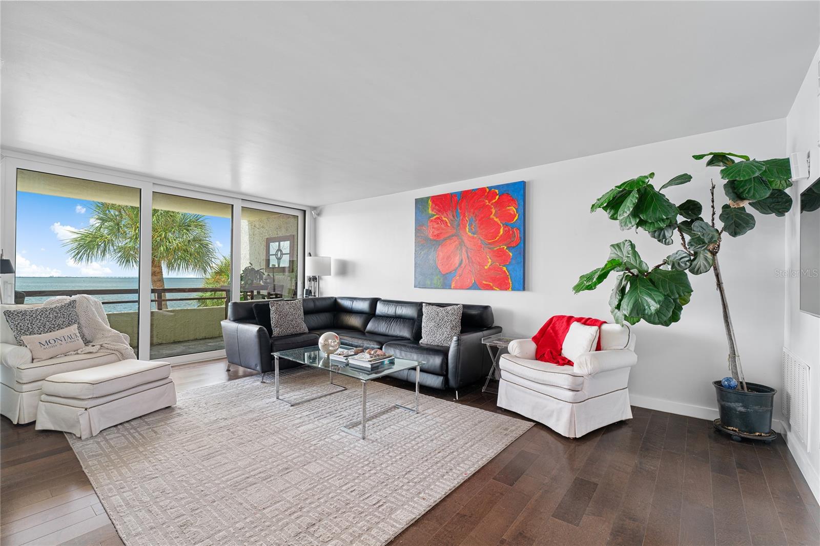 Image 15 of 41 For 5700 Mariner Street 304