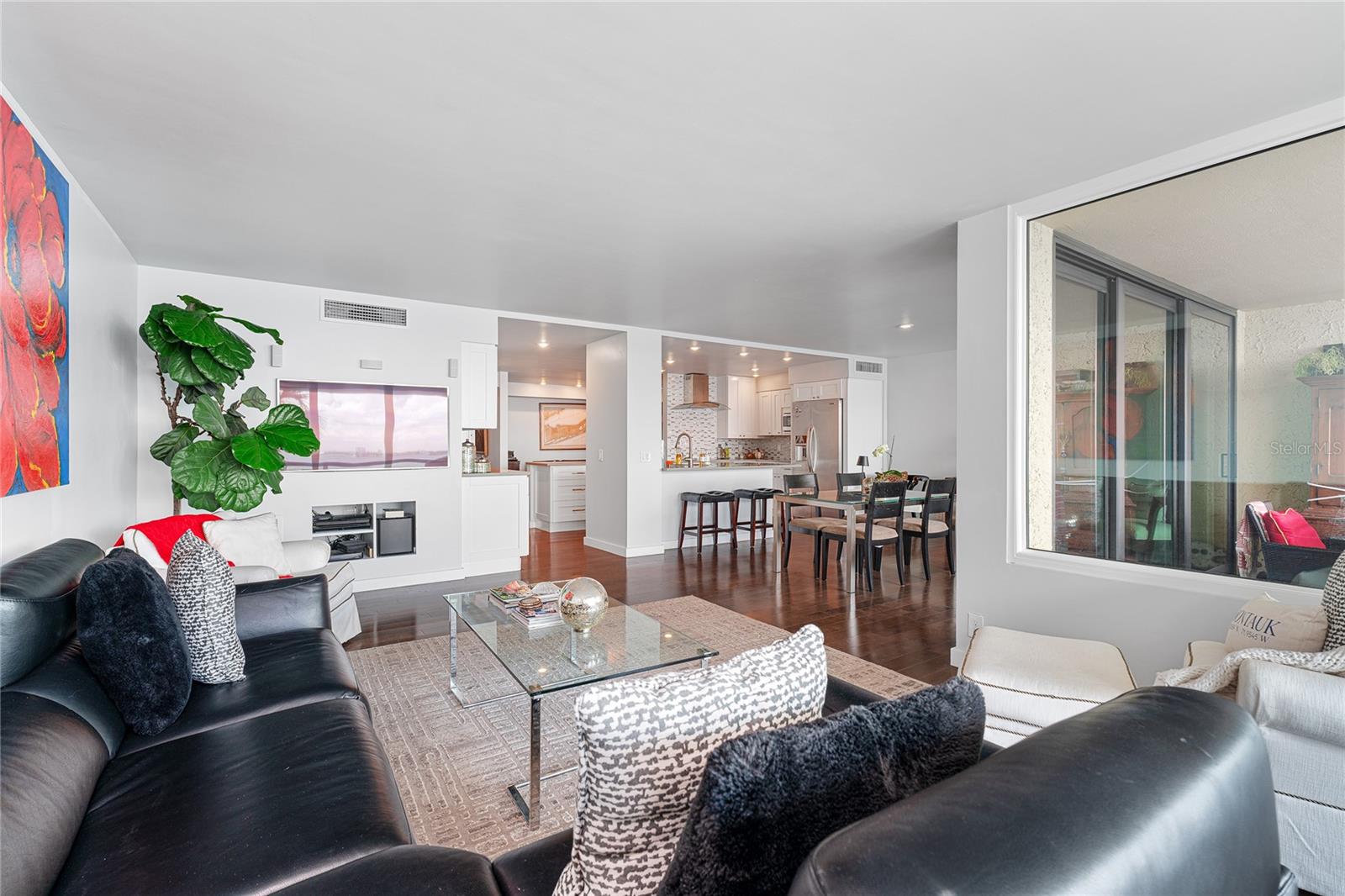 Image 17 of 41 For 5700 Mariner Street 304