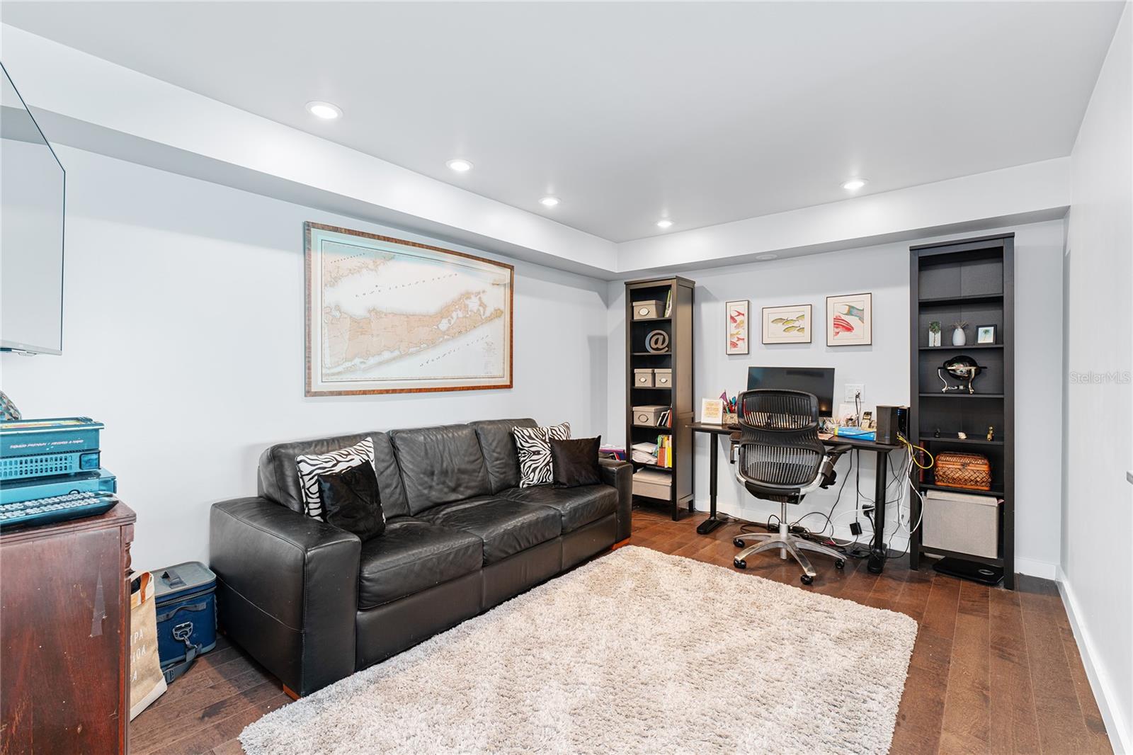 Image 19 of 41 For 5700 Mariner Street 304