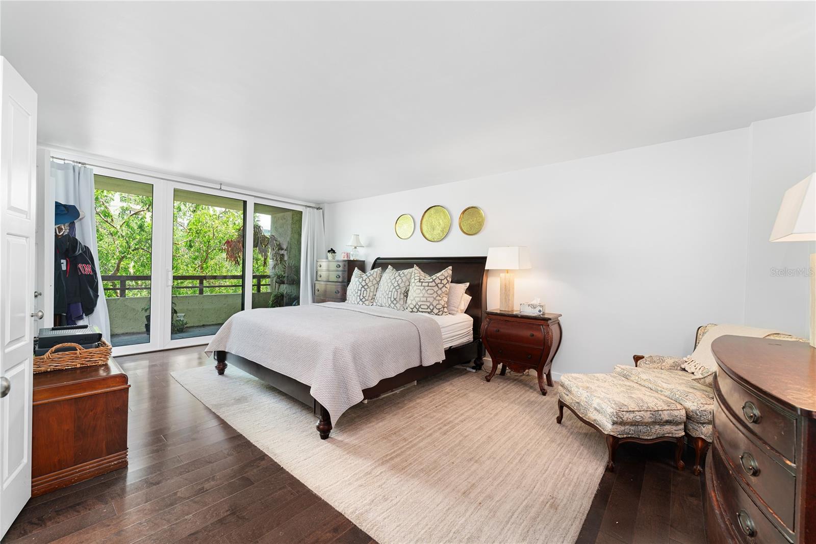 Image 21 of 41 For 5700 Mariner Street 304