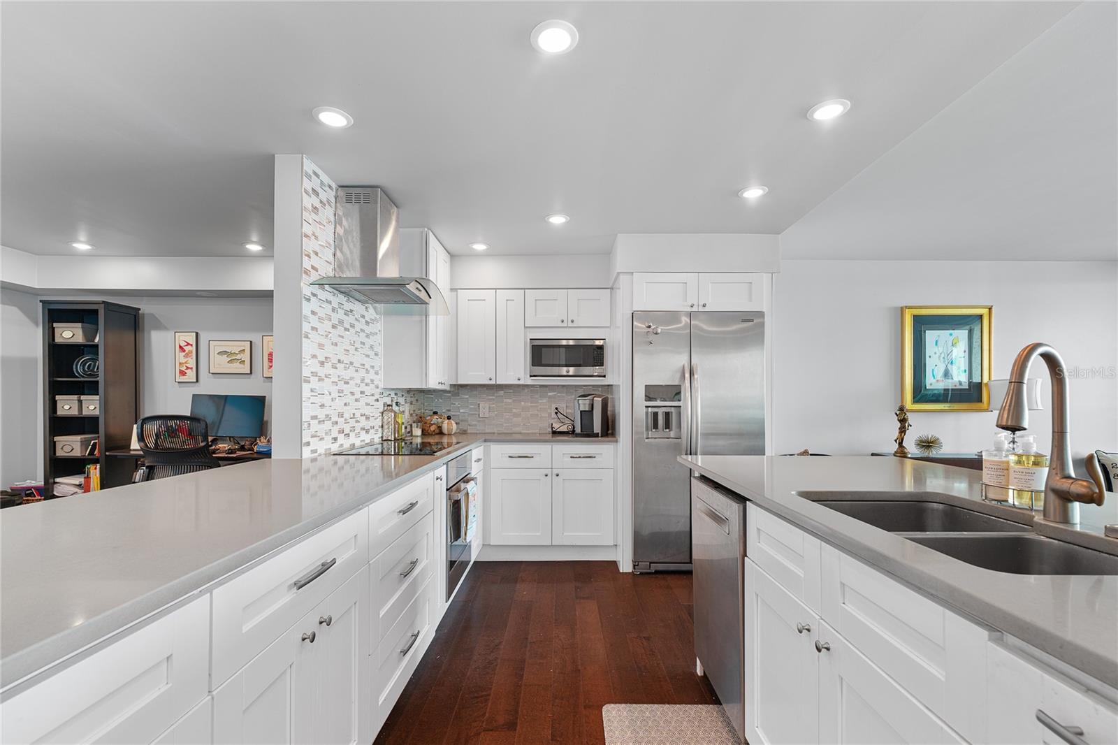 Image 8 of 41 For 5700 Mariner Street 304