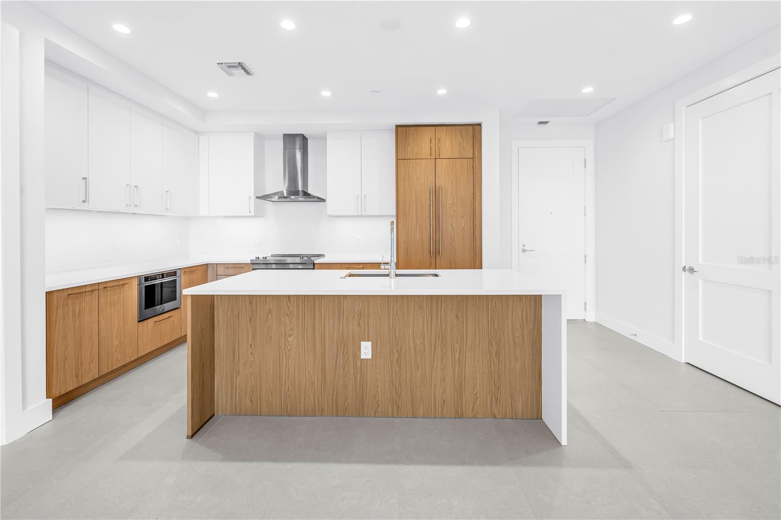 Image 4 of 68 For 275 1st Ave S  1608