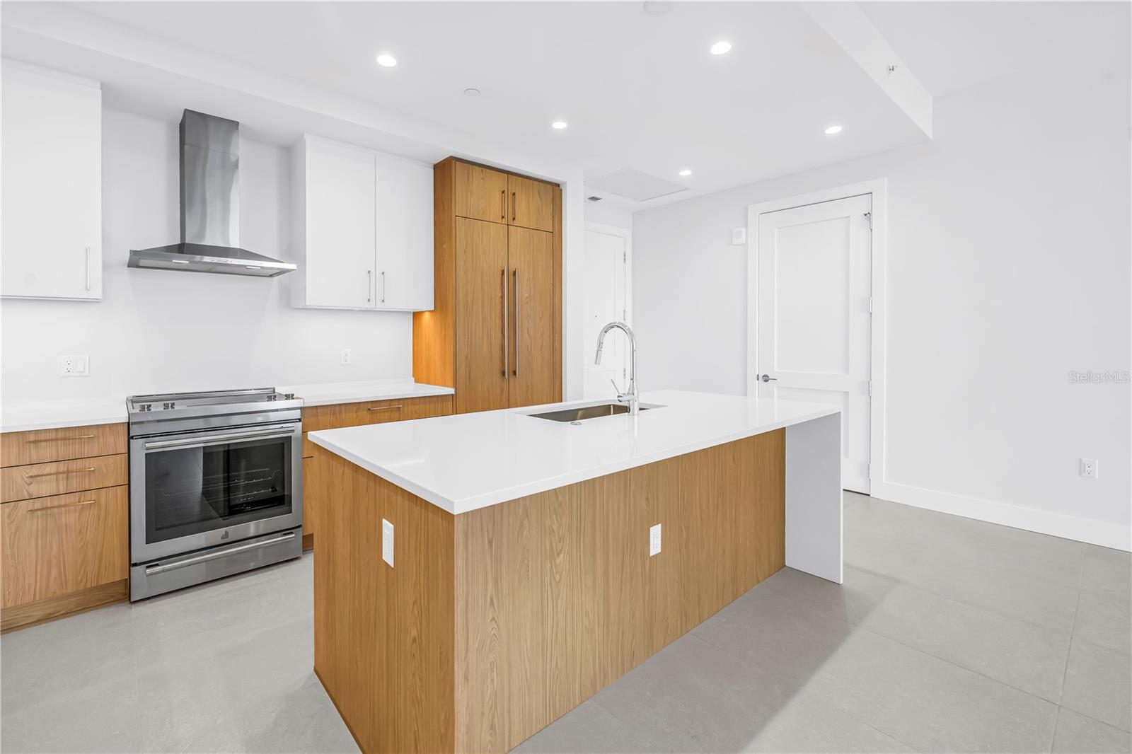 Image 7 of 68 For 275 1st Ave S  1608