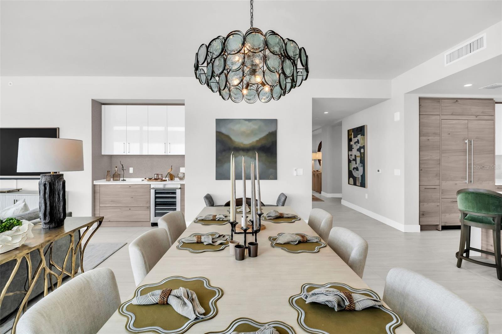 Image 28 of 100 For 301 1st Street S 903