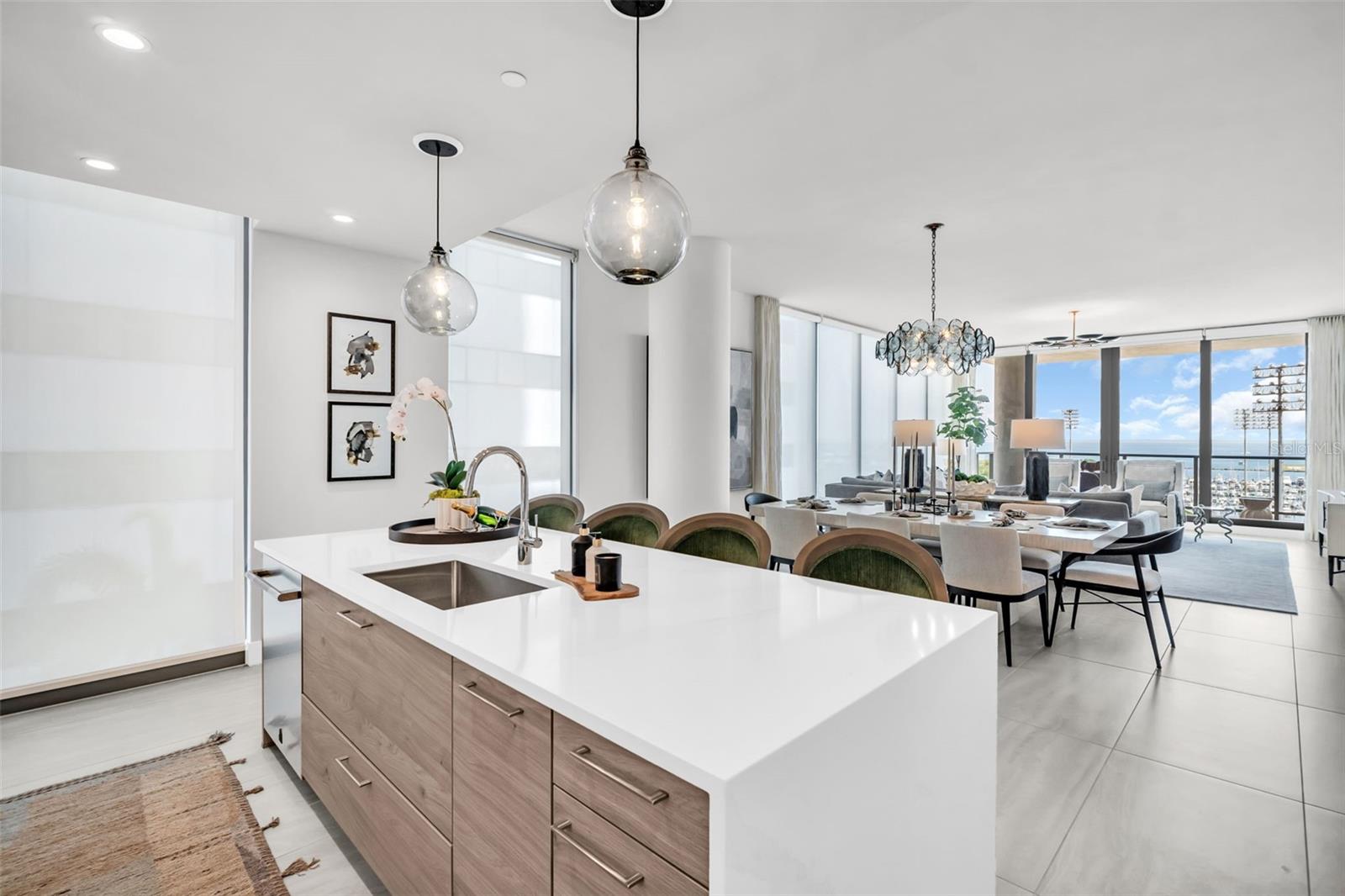 Image 40 of 100 For 301 1st Street S 903