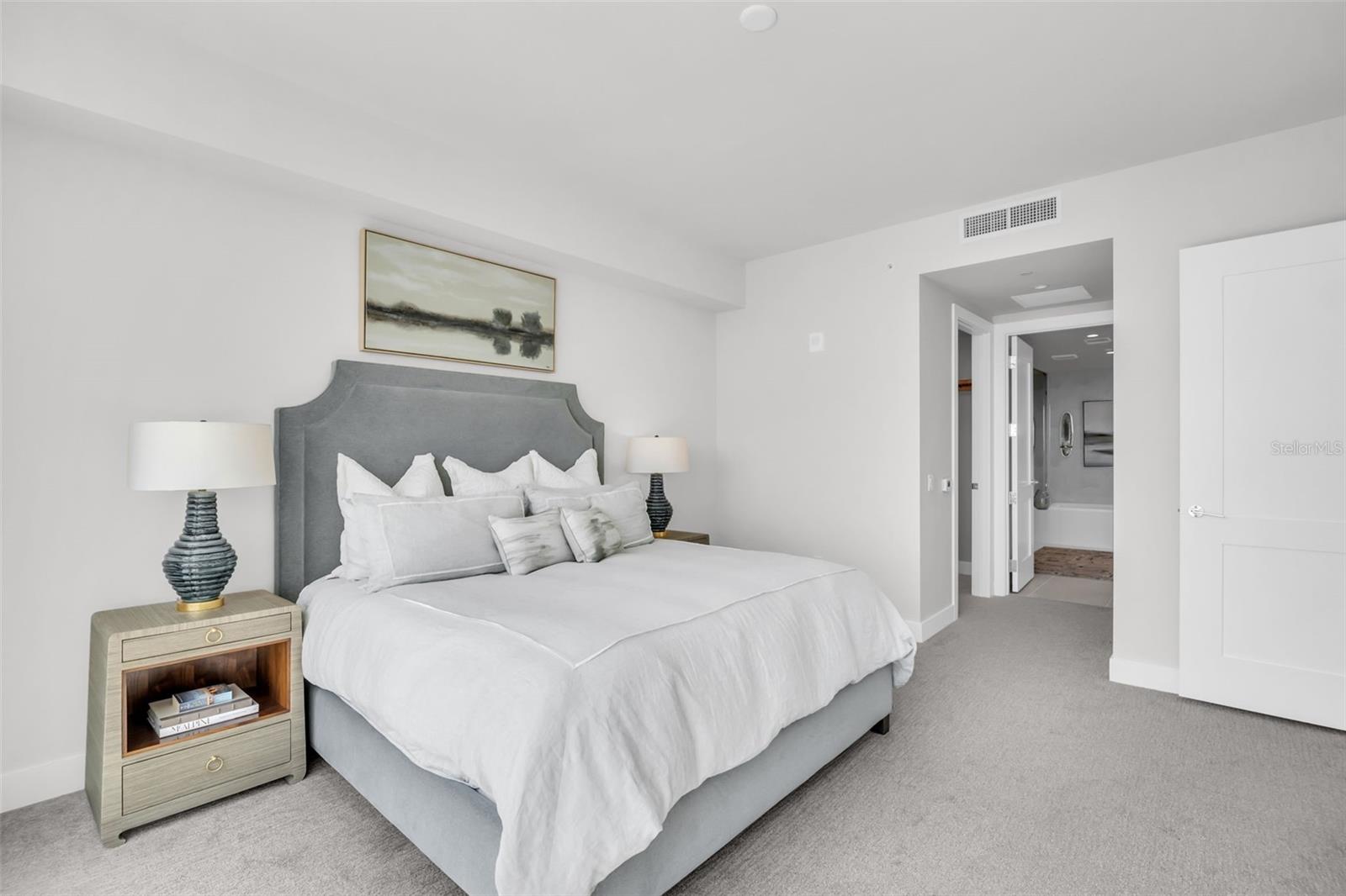 Image 46 of 100 For 301 1st Street S 903