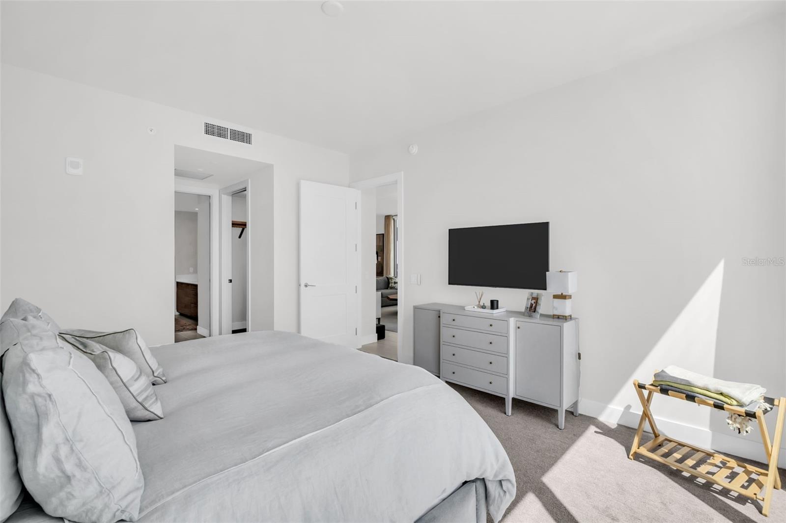 Image 47 of 100 For 301 1st Street S 903