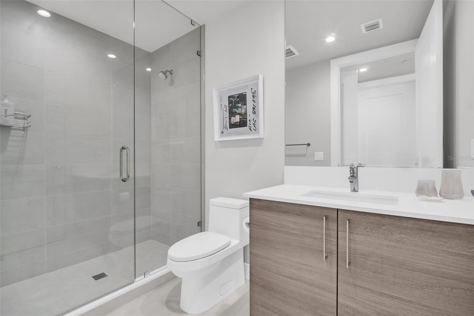 Image 52 of 100 For 301 1st Street S 903