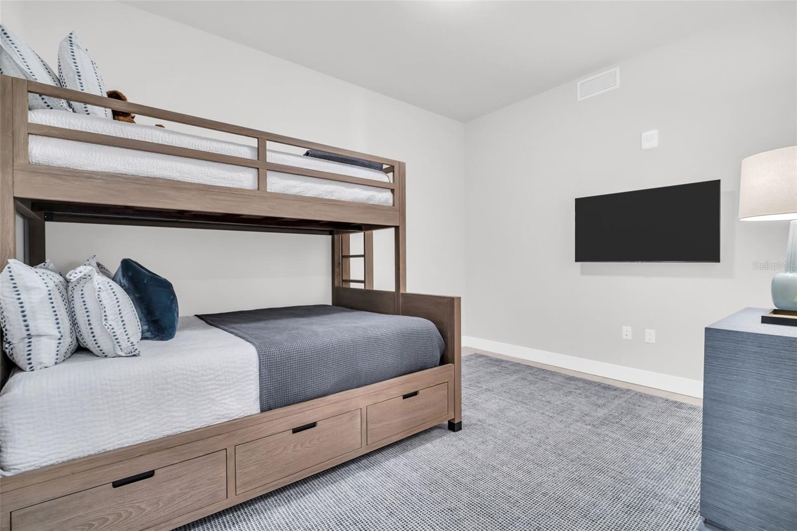 Image 55 of 100 For 301 1st Street S 903