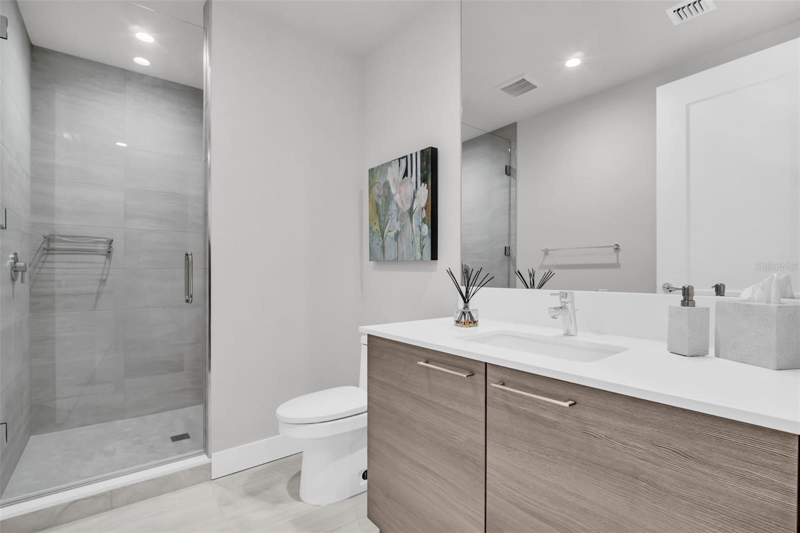 Image 63 of 100 For 301 1st Street S 903