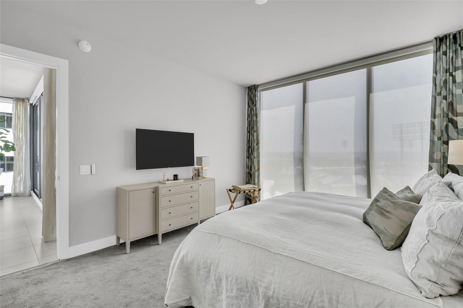 Image 73 of 100 For 301 1st Street S 903